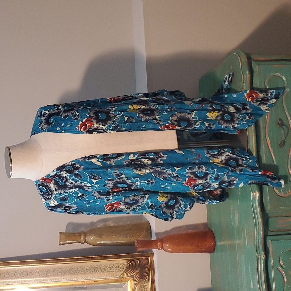 Billabong Blue Floral Kimono size M/L with cut out back